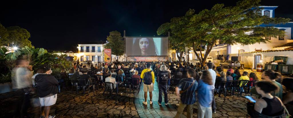 26ª Mostra de Cinema de Tiradentes - cinema na praça