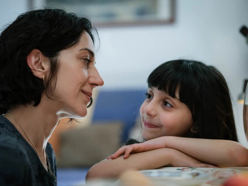 shayda still-do-filme-shayda-2023-dirigido-por-noora-niasari.