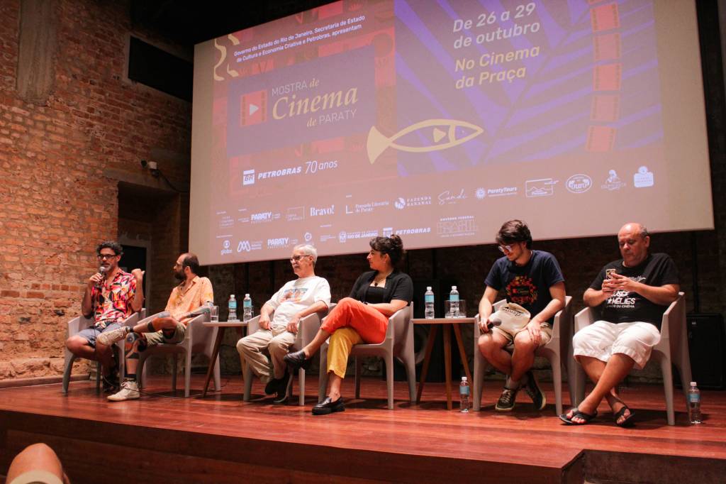 mostra-de-cinema-de-paraty-mesa mostra-de-cinema-de-paraty
