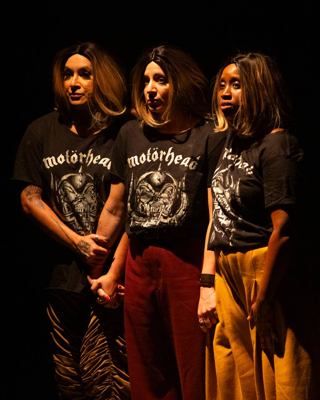 teoria-king-kong-3 elenco-de-teoria-king-kng-no-palco.