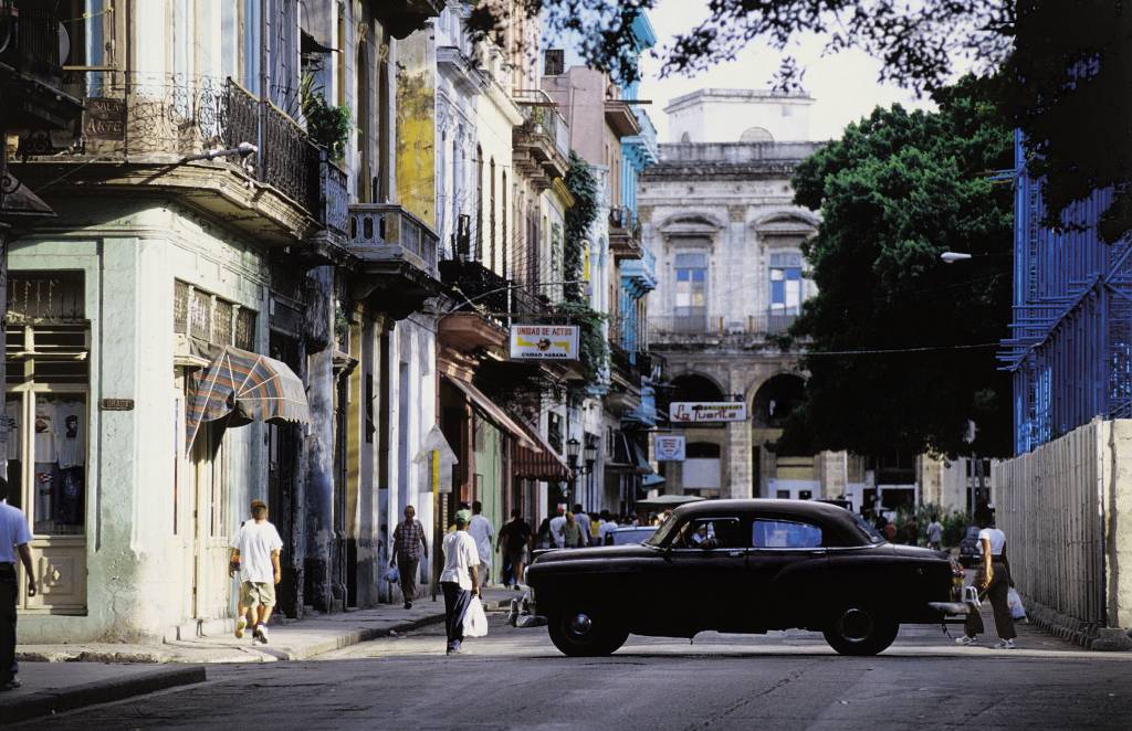 carros-antigos-em-havana