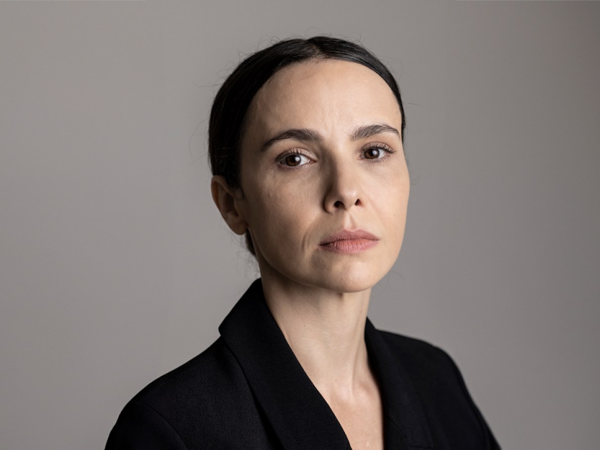 Em 'Prima Facie', Débora Falabella entrega sua m... | Bravo!
