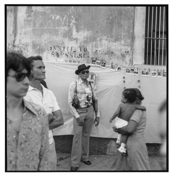 Vendem-se Lembranças, 1977