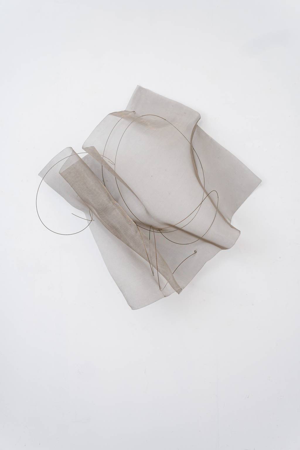 Cópia de Iole de Freitas_Sopro (década de 80) créditos Estúdio em Obra raquel-arnaud-galeria-um-salto-exposicao-coletiva