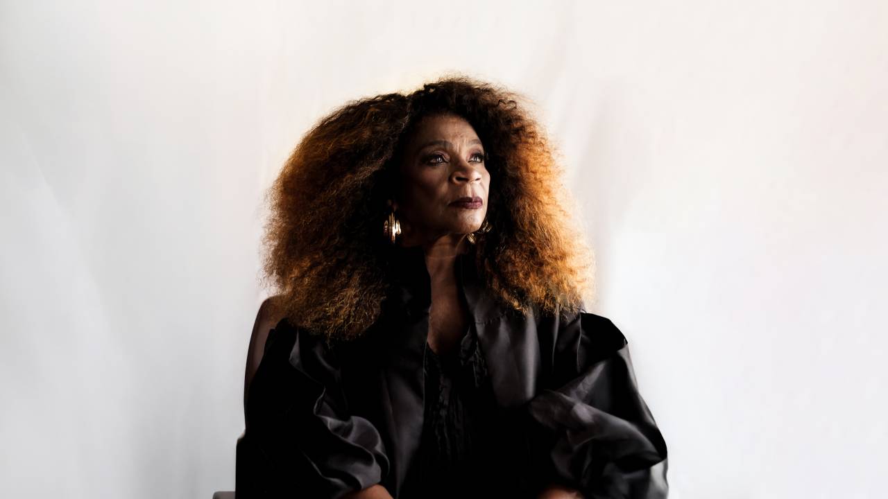 zeze-motta-teatro-maya-angelou