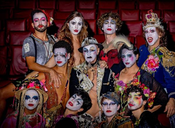 dzi-croquettes-teatro-musical-coletivo