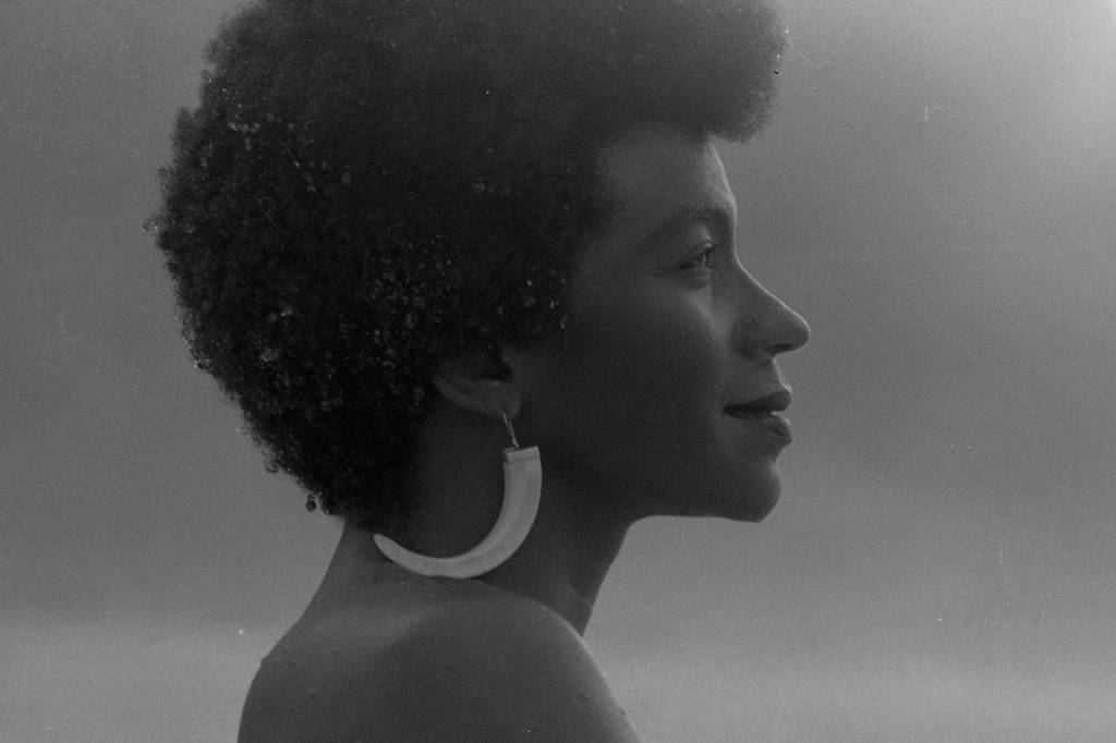 Cópia de 12 Zeze motta 36×24 alma-negra-quilombo-baile-zeze-motta-documentario-filme-cinema-festival-in-edit
