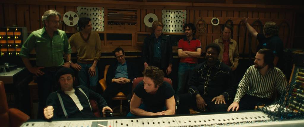 Johnny Cannizzaro, Marc Maron, Jeremy Strong, Jeremy Allen White, Paul Walter Hauser, and Bartley Booz in Springsteen Deliver Me from Nowhere (2025 jeremy-allen-white-bruce-springsteen-biopic-deliver-me-from-nowhere-salva-me-desconhecido-the-bear-jeremy-strong