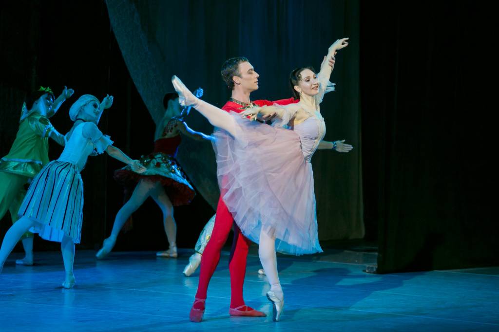 Ballet Clássico de São Petersburgo se apresenta no Teatro Liberdade