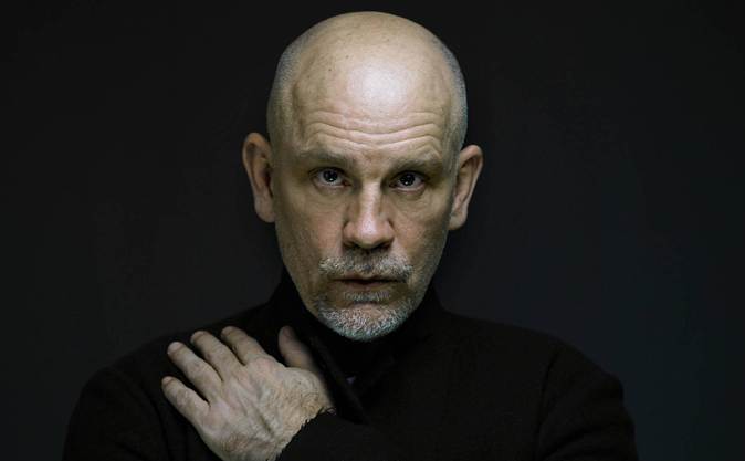 John Malkovich estreia concerto encenado na Sala São Paulo em 2026