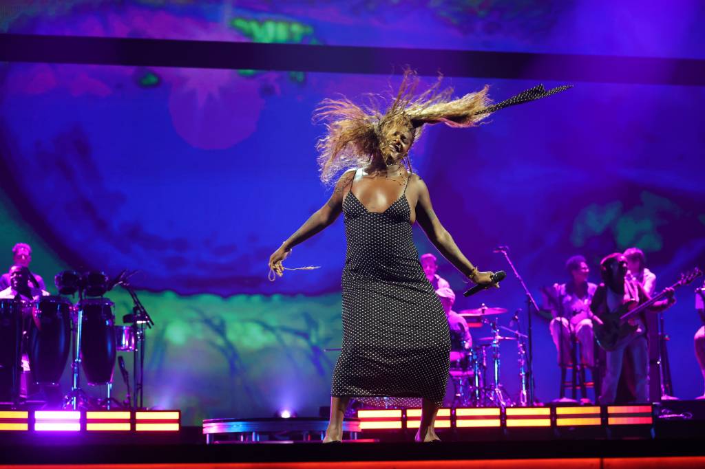 Grammy Latino 2025 acontece hoje; saiba como assistir